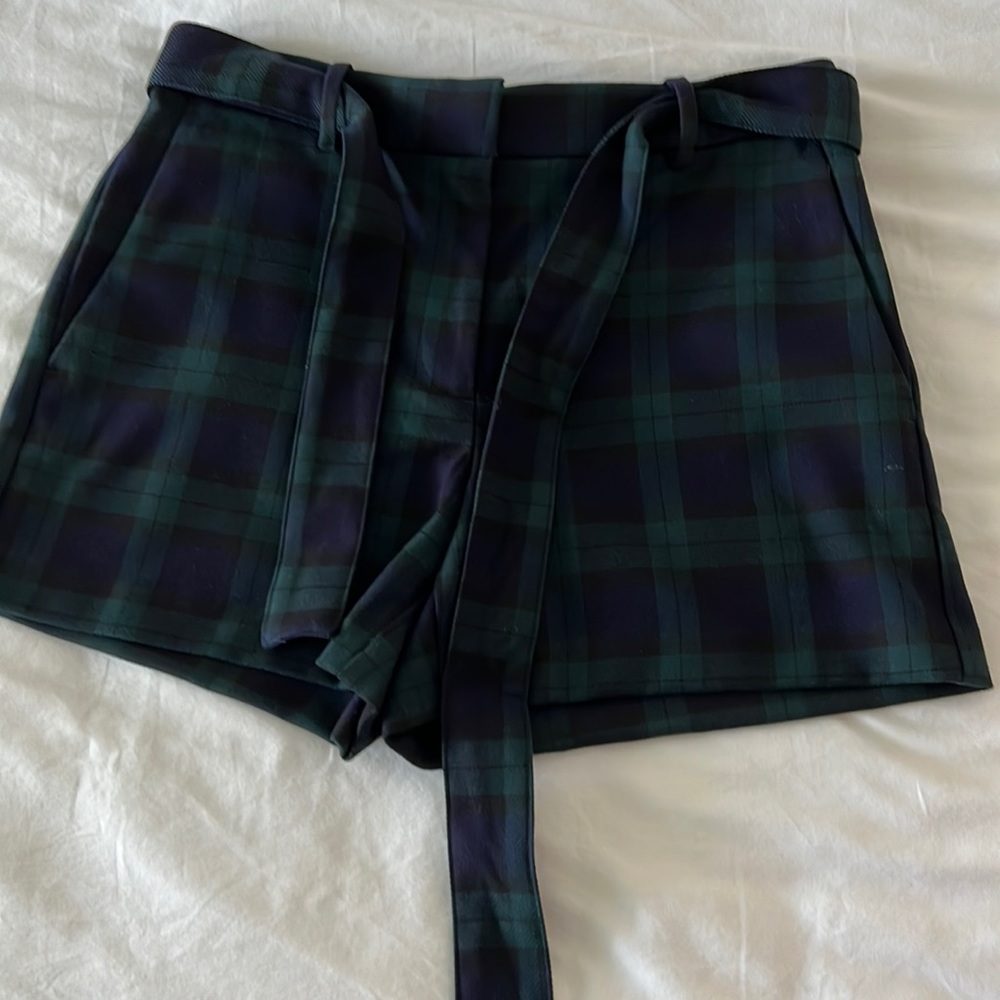 Ann Taylor plaid shorts size 4